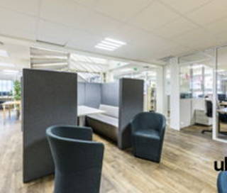 Bureau privé 18 m² 4 postes Coworking Rue Cardinet Paris 75017 - photo 1